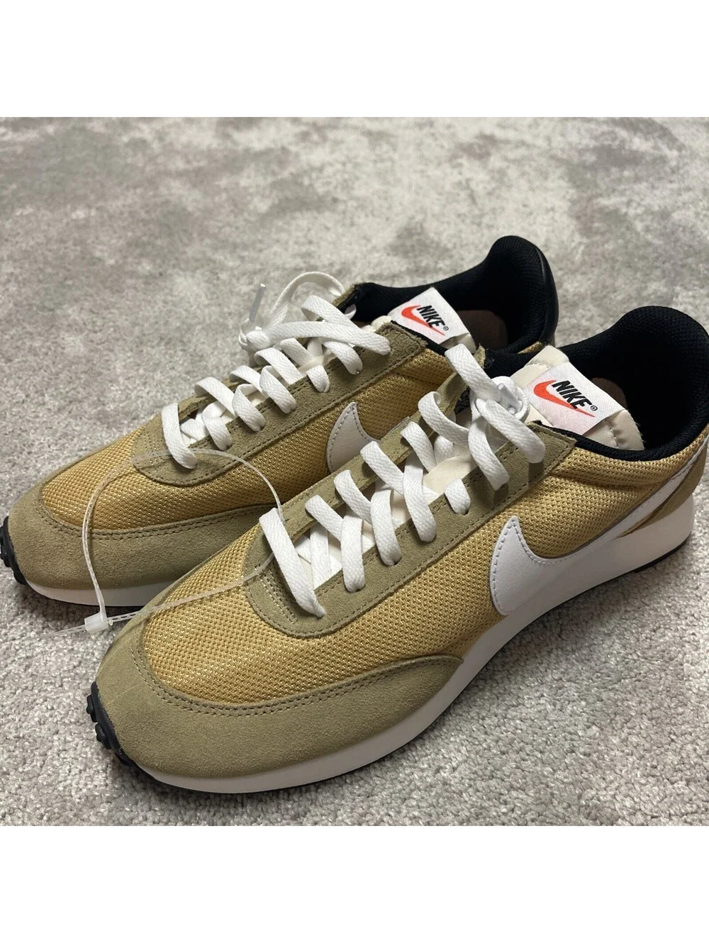 nike sneakers size 11.5 mens new